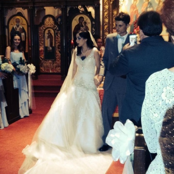 Allure Bridals Wedding Dress - Picture 4 of 5